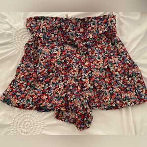 Floral short/skirt size M